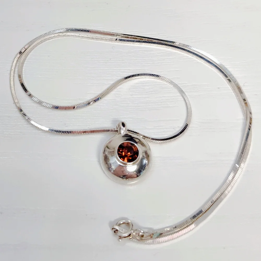 Miriam Salat Sterling Silver Faceted Amber Glass Crystal Round Pendant Necklace - Picture 3 of 12